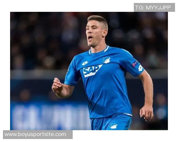 莱万因伤缺席至少四周球迷期待他早日回归赛场 莱万因伤缺席至少四周球迷期待他早日回归赛场