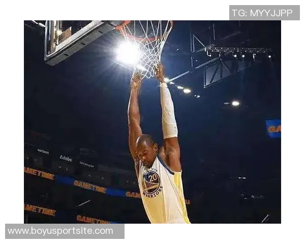 科尔称赞霍福德融入顺畅TJD是球队唯一顺下型中锋 科尔称赞霍福德融入顺畅TJD是球队唯一顺下型中锋