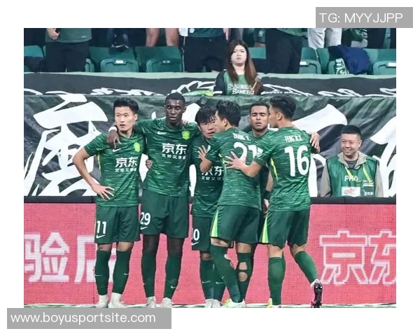 中超联赛第三十轮精彩对决北京国安迎战梅州客家全力争胜 中超联赛第三十轮精彩对决北京国安迎战梅州客家全力争胜