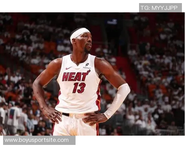 阿德巴约半场火力全开13投7中三分3中7砍下17分助力球队进攻