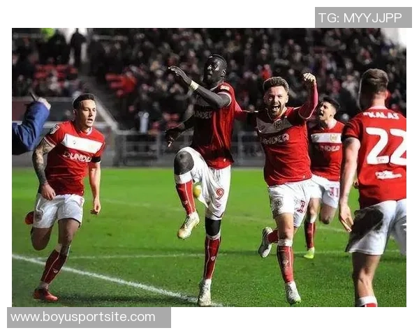 沃特福德球员因左腿内收肌拉伤预计缺阵两周以上 沃特福德球员因左腿内收肌拉伤预计缺阵两周以上