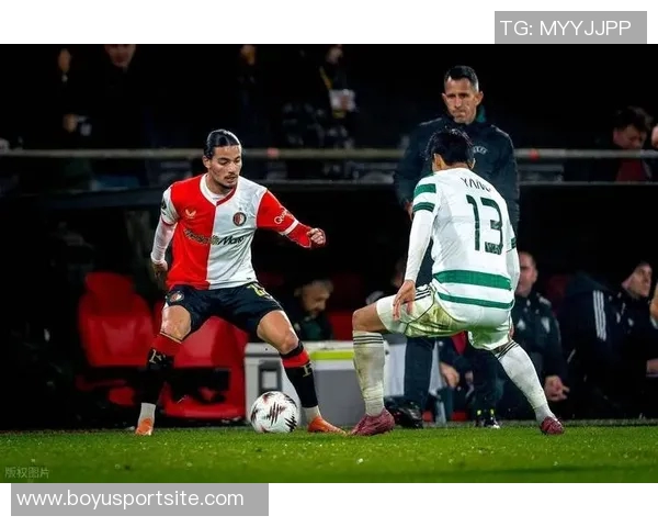 埃因霍温主帅严守纪律德斯特因迟到无缘欧冠首发阵容