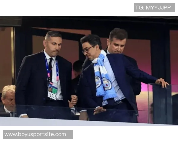 特朗普与曼城老板曼苏尔会晤探讨无限资金投资足球未来的可能性