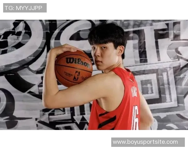 CBA与NBA防守规则差异显著杨瀚森在两联赛表现迥异引发关注
